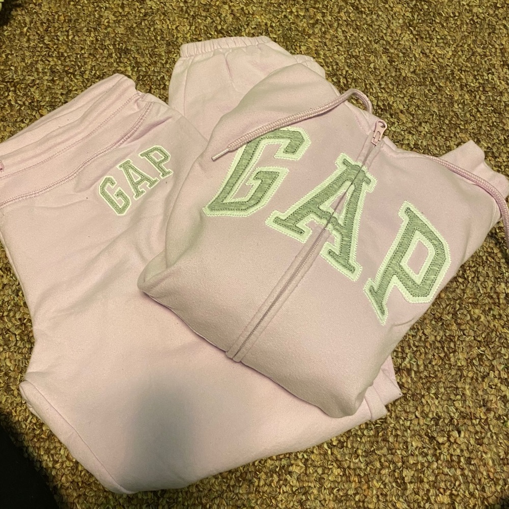 Gap sweatsuits